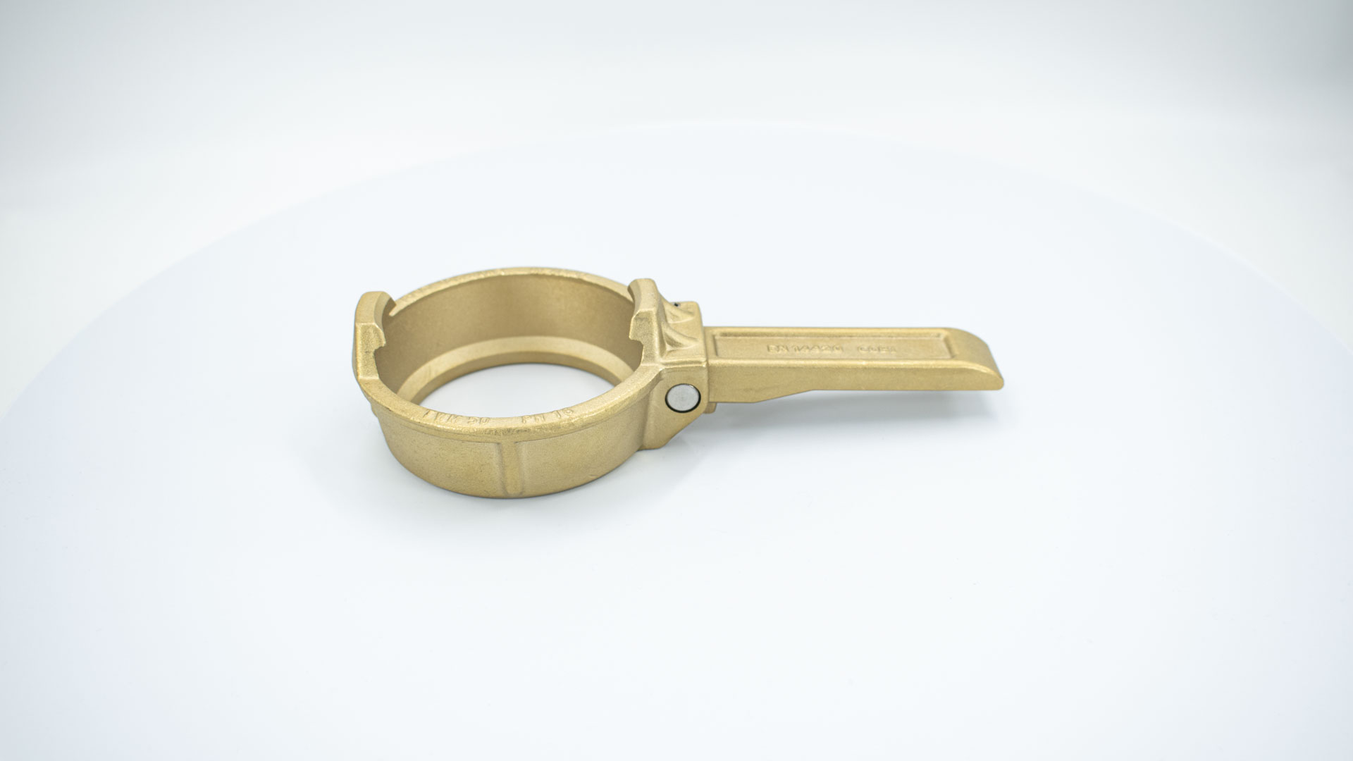 Pierścień zamykający z dźwignią wykonany z mosiądzu zgodnie z normą DIN EN 14420-6 (DIN 28450)